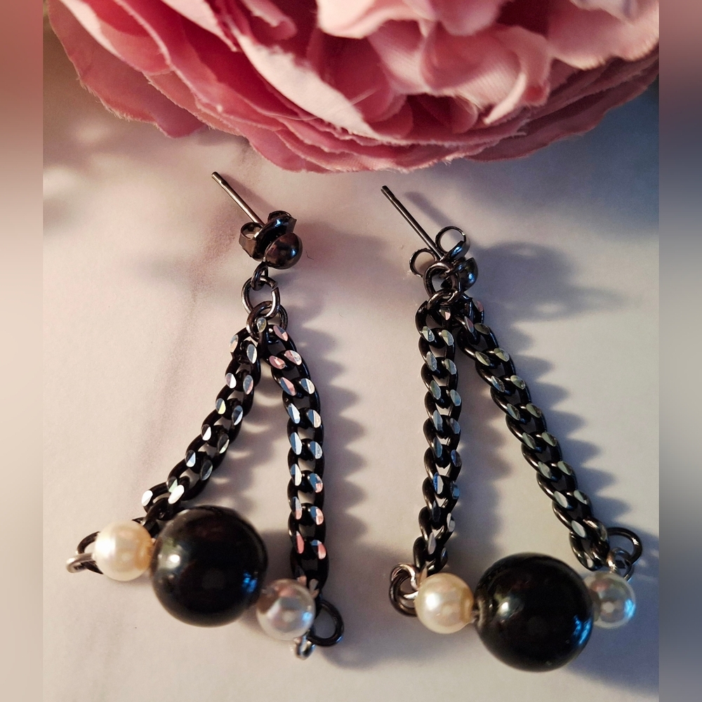 Vintage 80s✨️🖤🤍Pearl & Chains Drop Earrings